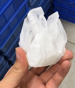 Naszyjniki wiszące 1PCS Clear Aura Quartz Crystal Claster Punkty Klastra Zdranie stanowi świetny wyświetlacz (około 2 ”)