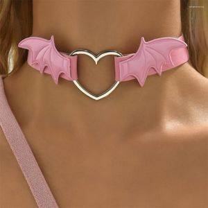 Choker Diezi Punk Vintage Heart Bat Wing Necklace For Women Goth Pink Color Pu Leather Statement Torques smycken