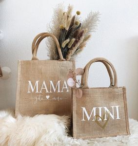Сумки для покупок Персонализированная джутовая сумка для мамы и детской матери подарки подарки для пляжей сумки сумки для подружки невесты младшая сумка для джутовой сумки 230223