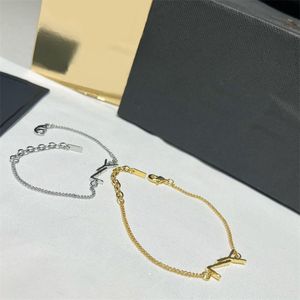 Commemoration Day Link Chains Love Charm Armband Designer Pulsera Sweet Vintage S￶t Lucky Lucky Lucky Jewelries Luxury Mens Women Armband ZB018 F23