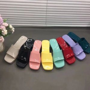 Topp kvinnor höga klackar glider sandaler gummi transparent sandalplattform tofflor 5,5 cm chunky häl höjd skor sommar präglade flip flops för kvinna strandsko 35-41