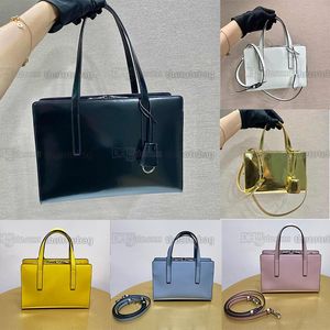 2023 Re-Edition 1995 brushed-leather mini handbag bags geometric silhouette screen-printed lettering logo Leather handles purses Designer keychain large totes