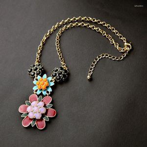 Pendant Necklaces Charming Fancy Flowers Pendants Bib Necklace Online Store Wholesale Dress Jewelry Accessories Gifts