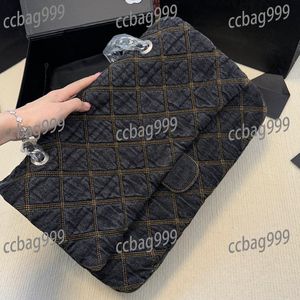 Jumbo pojemność dżinsowe kobiety crossbody torebki na zewnątrz Zakupy podwójnie pikowana srebrna odznaka klasyczna klapka luksusowa torebki multi pochettes przenośny sprzęt