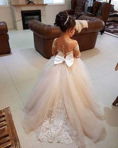 Abiti da ragazza Abiti da ragazza di fiori per bambini adorabili per matrimonio Manica lunga Principessa Lunghezza pavimento Abito da ballo senza schienale Abito da damigella d'onore junior W0224