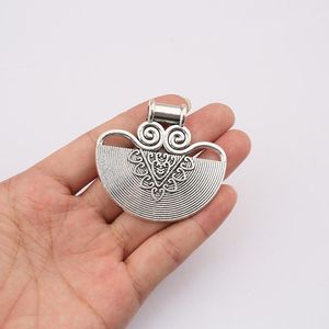 Hänghalsband 2st stora antika silverfärgkronor halvcirkelformade charms hängsmycken för DIY -halsbandsmycken som gör resultat 60x5