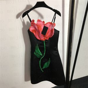 Abiti da donna in fionda di fiori di rosa Gonne corte sexy di lusso Vestito da donna da discoteca per feste Abbigliamento da donna di alta qualità