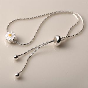 Очарование браслетов элегантное модное белое цветочное браслет ромашки для женщин темперамент серебряный цвет круглые бусины медные браслеты ювелирные изделия