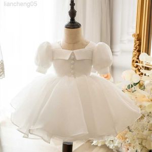 女の子のドレスプリンセスドレス新しい白い正方形の襟バブルスリーブフラワーガールの結婚式の誕生日パーティーの子供の服のためのベビーガールドレスW0224