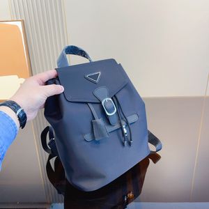 2023 NEU NEU NYLON Designer Umhängetasche Retro neigen Rucksack stilvolle praktische Taschen mit luxuriösen Dudelsacks zum Kordelstrich