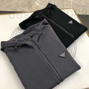 Erkek Hoodies Sweatshirts Tasarımcı Sweater Hoodie Erkekler Sonbahar Kış Üçgen Şık Çok Fonksiyonlu Fermuar Hardigan Kapşonlu Sweaters Kadın Basit Ceket CTQ9