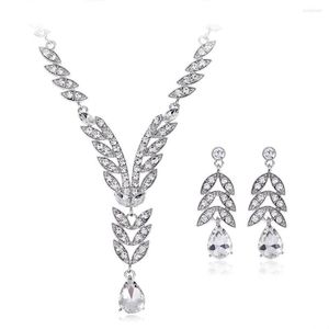 Collana Orecchini Set Luxury Crystal Zircon Wedding For Women Accessori da sposa per damigella d'onore con ciondoli a 4 colori