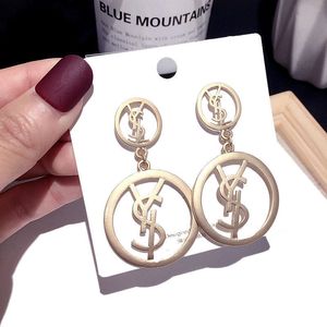 Brinc￴ de designer Brincos de amor para mulher Marca Simple Letras Y Gold 925 Silver Diamond Ring Lady Earrings Jewelry Ear Stud sem caixa