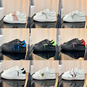 Mode casual skor lapptäcke trendiga sneakers punk nitar låga män kvinnor äkta läder skateboard besatt platt snörning sport skateboardtränare storlek34-44