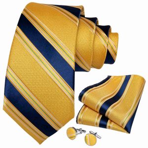 Cravatte New Fashion Uomo Giallo Largo Blu a righe Cravatte di seta Spilla Hanky Gemelli Cravatta Anello Set Cravatta da sposa Abito formale Cravatta DiBanGu