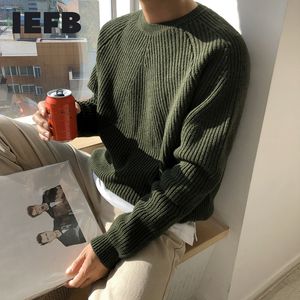 Herren-T-Shirts IEFB / Herrenbekleidung, klassischer Pullover mit rundem Kragen, koreanische Mode, lockere Kintted-Oberteile für männliche Herbst-Winter-warme Kleidung 9Y4243 230225