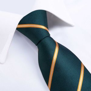Cravatte New Green Gold Striped Cravatte di seta da uomo 8cm Business Wedding Party Cravatta Pocket Square Gemelli Uomo Regalo Gravatas DiBanGu