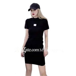 Luxuriöses Designer-Wang-Strickkleid der Marke Damen T-Shirt, schwarzes Hüftkleid, kurze Ärmel, Rollkragen, gestrickte Tops, Weste