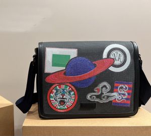 Luxurys Designers Messenger Bag clamshell Cross Body classic Shoulder Bags business briefcase Pouches Tote Black Web Tiger Snake Handbags Wallet Purse 33cm