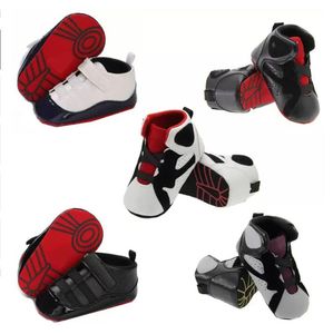 PU leather Baby Girls Kids First Walkers Infant Toddler Classic Sports Anti-slip Soft Sole Shoes Sneakers Prewalker Designer Spring Autumn