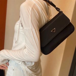 Women Deisgner Sacs d'￩paule de mode Classic Classic Nylon Shopper Bag Luxurys Black Handbags Black Black Black Casual