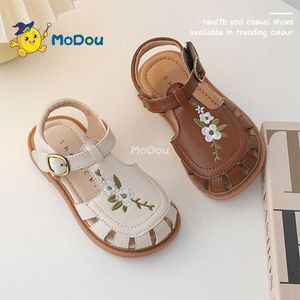 Sandals Mo Dou 2022 Spring And Summer New Style Sandals Ultrafiber Skin Vamp Skin Friendly Lining Rubber Sole Hook And Loop Breather Z0225