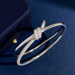 ارتباط سلسلة متخصصة العلامة التجارية 925 Silver Plated Cross Knot Bangle for Women Fashion CZ Zircon Bracelets High Jewelry G230222