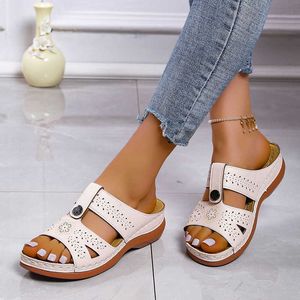 Sandaler Kvinnor Sandaler Summer Fashion Peep Toe Sandaler Ladies Beach Shoes Women Dreable Slides Bekväma Sandaler Zapatos de Mujer Z0224