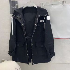 Coats Designer Kadın Trençküzü Orta ve Uzun İşlemeli Rozet Drawcord Hood İnce Fit Bel Gösterisi İnce Kat Gevşek Rahat Rüzgar