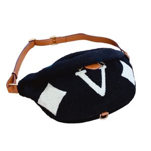 Fleece M55425 Fanny Pack حقيبة كبيرة بنطلون من الصوف حزمة مراوح حقيبة يد كتف خصر مائل Teddy louvis للسيدات حقيبة بحزام صدر للرجال حقيبة فاخرة مصممة للرجال