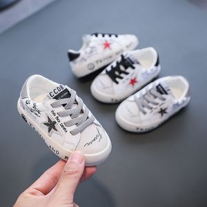 Turnschuhe Weißes Leder Baby Kleinkinder Lauflernschuhe Kinderschuhe für Jungen und Mädchen Star Casual Flats Kid 230224