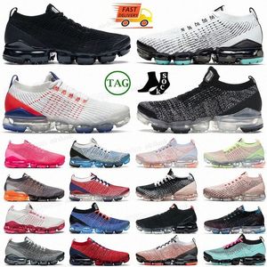 2023 Designer 3.0 Plus Running Shoes Män män Kvinnor Triple Black Sneakers White Cushion Trainers Zapatos 36-45 J6XL#