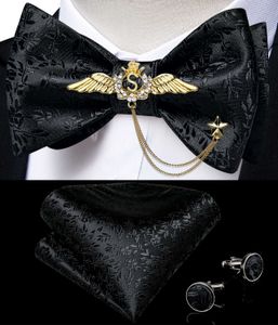 Nackband Nya ankomst Bowband för män Silk Bowties Manschettknappar Handdukuppsättning för fest bröllop kostym tillbehör man slips gyllene brosch j230225