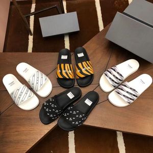 AAA paris Designer Slides Herr Tofflor Väska blom blommor tryck läder Web Svarta skor Mode lyxiga sommar sandaler strand sneakers STORLEK 36-45