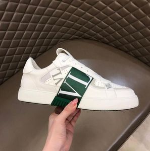 Luksusowa marka okrągłe koronkowe buty męskie męskie buty męskie i damskie buty sportowe modne kwiaty skórzane patchwork nisko cięcie butów sportowych platforma pasa startowego buty klinowe.