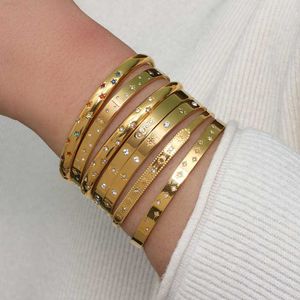 Womens Tarnish Free Yellow Gold Designer Jewelry Personalized Open Cuff Cubic Zircon Diamond Cut 18k Gold Bangle Bracelet