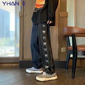 Mäns jeans män svarta jeans harajuku fjäril broderi hip hop high street löst raka ben pappa byxor man byxor s3xl svarta jeans z0225