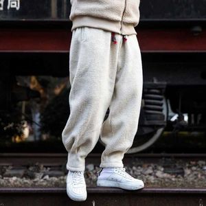 Erkekler Houzhou Erkekler Kış Pantolonları Siyah Pantolon Erkek Gündelik Polar Pantolon Kıyafet Khaki Harajuku Kore Sokak Giyim Hip Hop 5xl Z0225