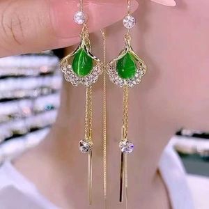 Charm 2022 Noble Fashion Women's Apricot Leaf Tassel Long Hanging Crystal Diamond Earrings Pendant Jewelry Party Birthday Present F G230225