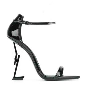 2023 Famous Design Opyum Sandals Women Shoes Buckle-fastening Ankle Strap Metal Letters Heel Leather Sole Cassandra Lady Exquisite Pumps Discount Footwear