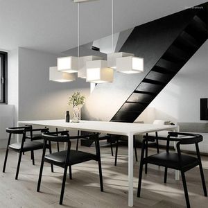 Lampadari Lampadario LED quadrato moderno Lampada a sospensione bianca/nera Illuminazione interna per soggiorno pranzo
