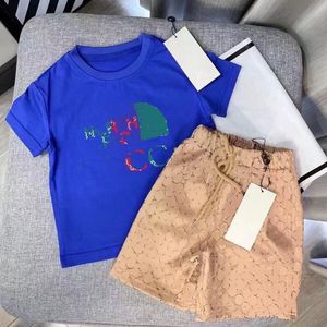 Novo estilo de designer conjuntos de roupas infantis para meninos e meninas de verão terno esportivo bebê infantil manga curta roupas conjunto para crianças 2-12T AAA