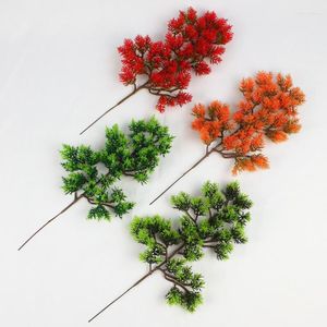 Dekorativa blommor 1 st konstgjorda thuja tallgrenar plast pinaster cypress gräs bröllopsnål lämnar krans hemmakontor dekor