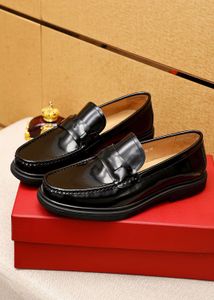 2023 Men Designer Dress Shoes Moda Moda Slip no Oxfords Business New Brand Brand Classic Genunie Leather Suits Flats Tamanho 38-45