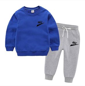 Giyim setleri 2pcs çocuk moda kıyafetleri uzun kollu üst pantolon bebek bebek sweatshirt pamuklu çocuk kıyafetini sonbahar için set