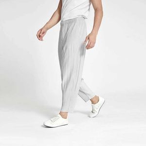 Men's Pants Summer 2022 New Men's Miyake Folding Pants Large Size Loose And Comfortable Business Style Harem Pants Cropped Pants Z0225