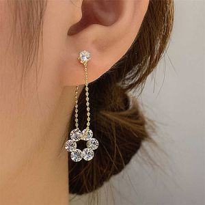 Charm Shinning Rhinestone Flower långa örhängen Koreansk stil 2022 Nya modesmycken Elegent Pendientes G230225