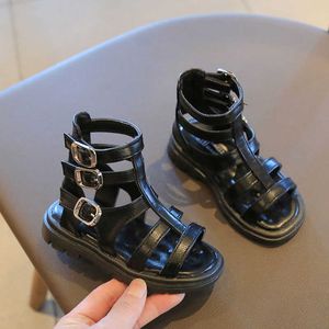 Сандалии девочек Gladiator Sandals Kids Summer Shoes узкая сандалия для детей Три пряжки сандалии Botas Baby Designer Shoes 210R Z0225