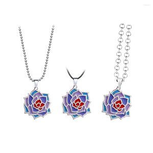 Collane con ciondolo Gioco Rituale macchiato di sangue della notte Collana Fiore rosa blu Catena smaltata in metallo Donna Uomo Gioielli Fascino Girocollo Regalo