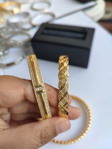 Высококачественный роскошный браслет браслет мода мода Unisex Cuff Женские браслеты золоты